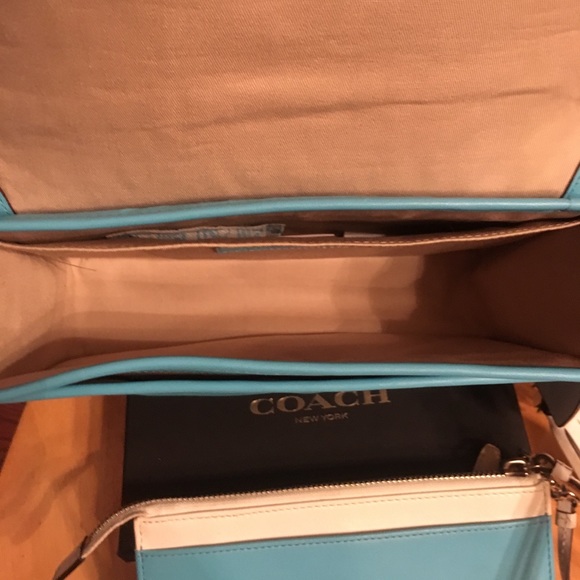 Coach Perforated Legacy Crossbody Tassel+Wallet - Picture 5 of 8